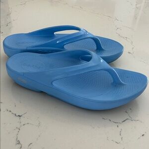 OOFOS Women's Blue Sandals sz 9/9.5